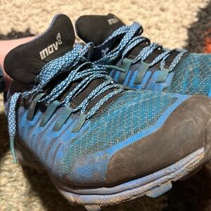 Inov 8 (Innovate) Roclite 305 men’s size 8.5 blue